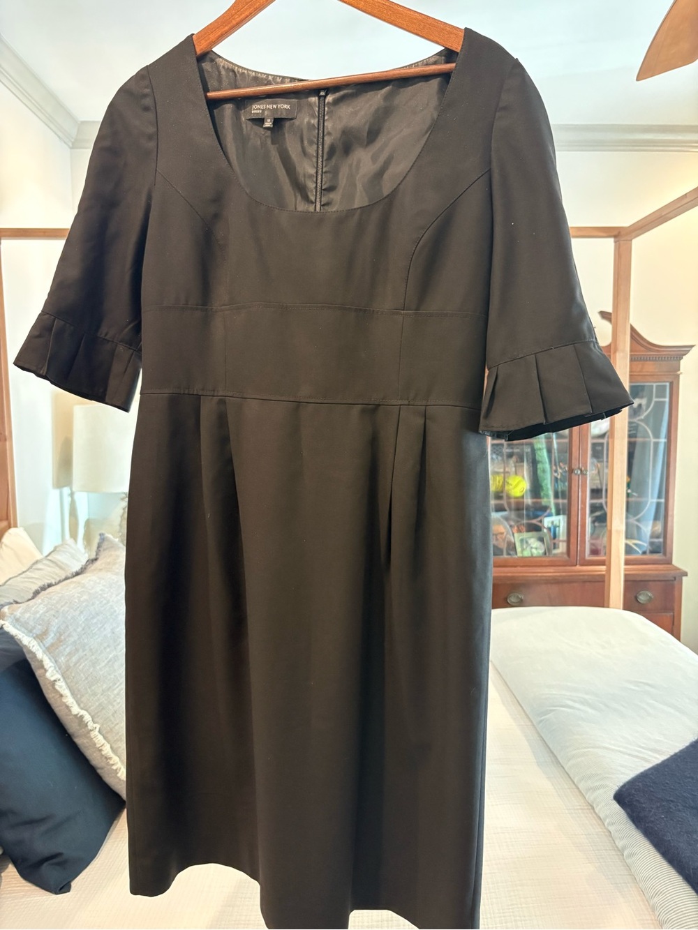 Jones New York Black Scoop Neck Midi Dress with Pleated Sleeves